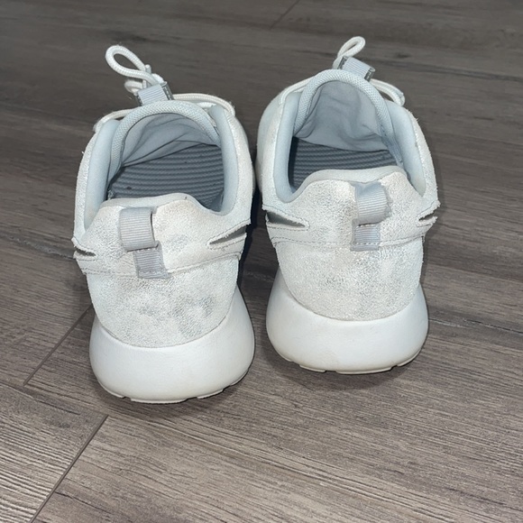 Nike running shoes - Picture 3 of 3